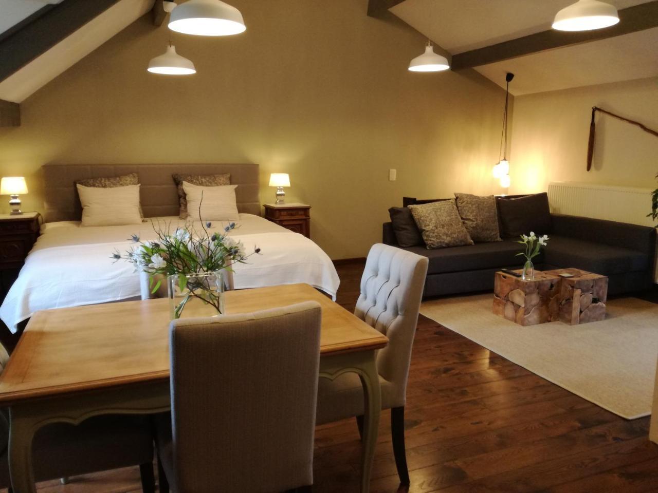 Het Hemelsveld Bed & Breakfast Хаселт Стая снимка
