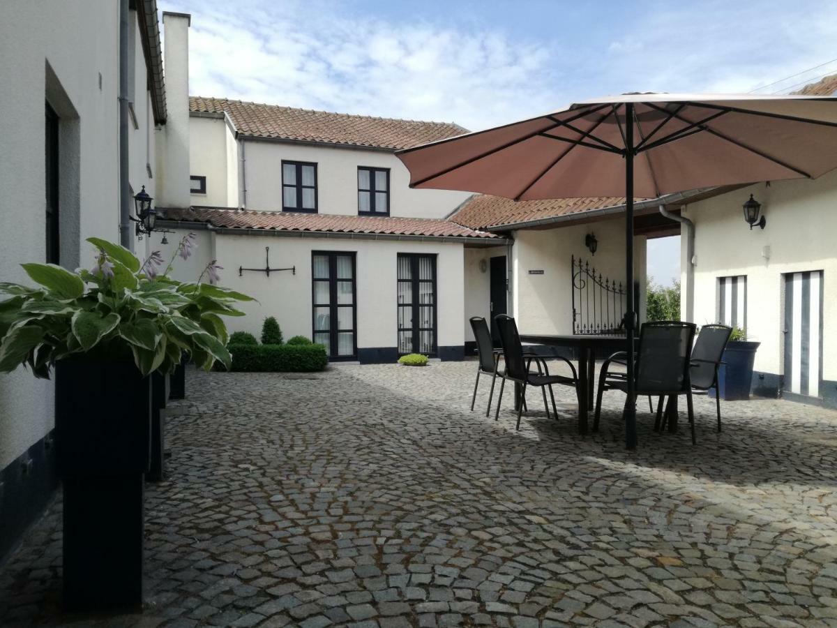 Het Hemelsveld Bed & Breakfast Хаселт Екстериор снимка